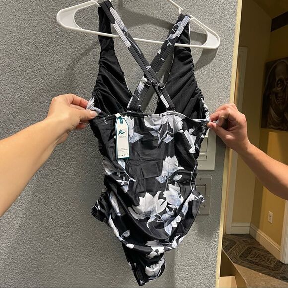 You Di An one piece swimsuit bikini new with tags size medium - Picture 2 of 5